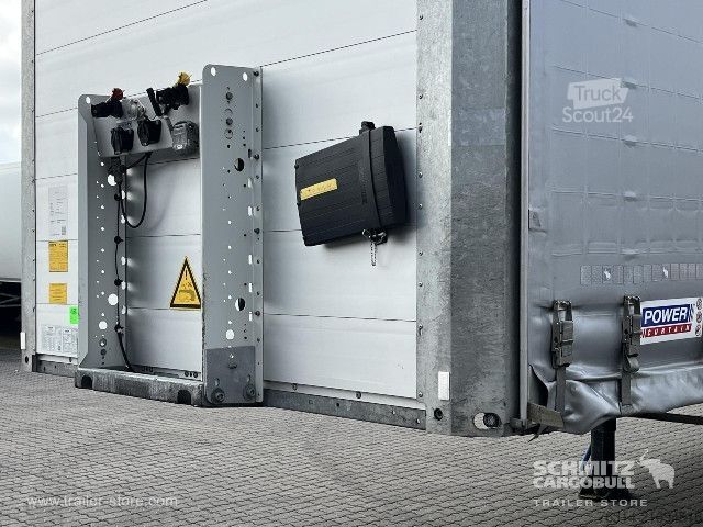 Atvira puspriekabė su tentu Schmitz Cargobull Curtainsider Mega Getränke