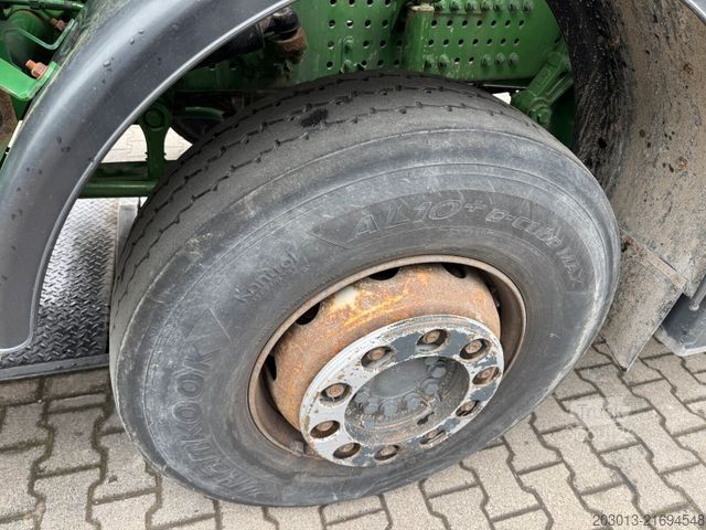 Betonomieszarka MERCEDES-BENZ AROCS 3240 8x4 Betonmischer Liebherr 9 m³