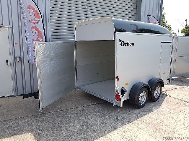 Kovček Cheval Liberté Roadster C 500 schwarzer Anhänger Rampe Pullman