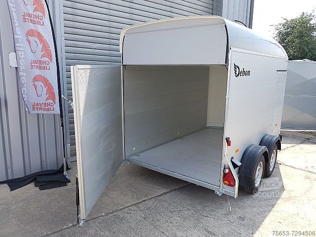 Kovček Cheval Liberté Roadster C 500 schwarzer Anhänger Rampe Pullman