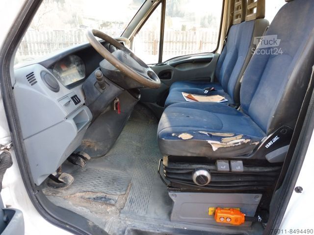 Autoutilitară basculantă IVECO 35J12
