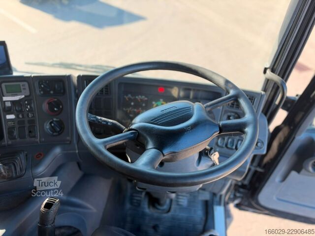 Gatusopmaskin SCANIA P94 GB 4x2 NA 230 Kehrmaschine