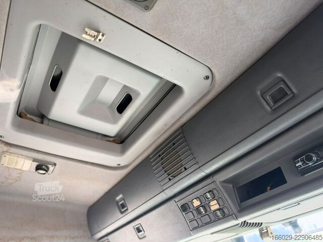 Gatusopmaskin SCANIA P94 GB 4x2 NA 230 Kehrmaschine