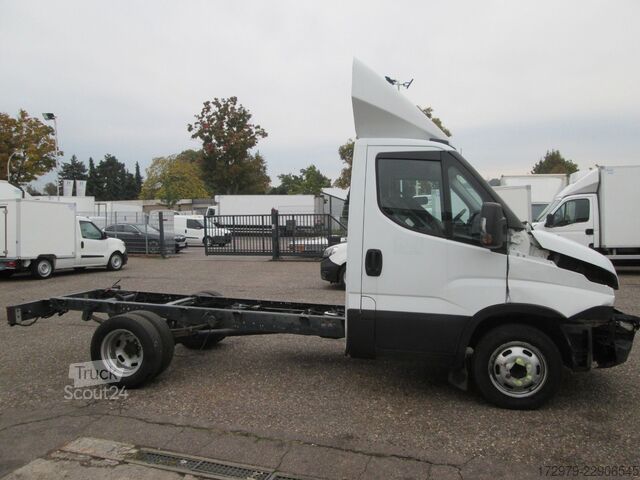 Шасси фургона IVECO 35 C13*Fahrgestell*