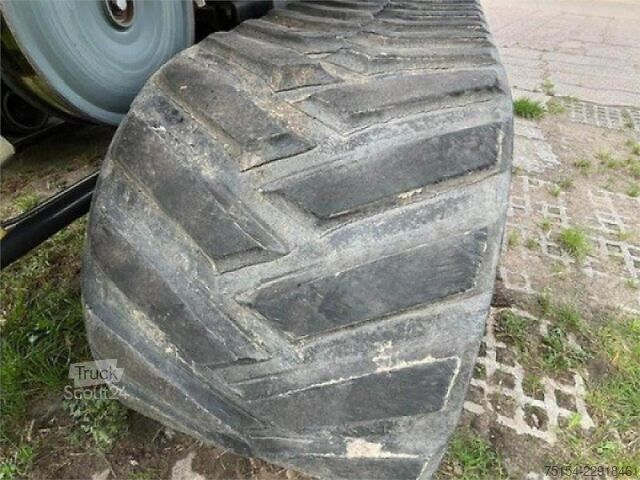 θεριζοαλωνιστική μηχανή CLAAS Lexion 600 TT