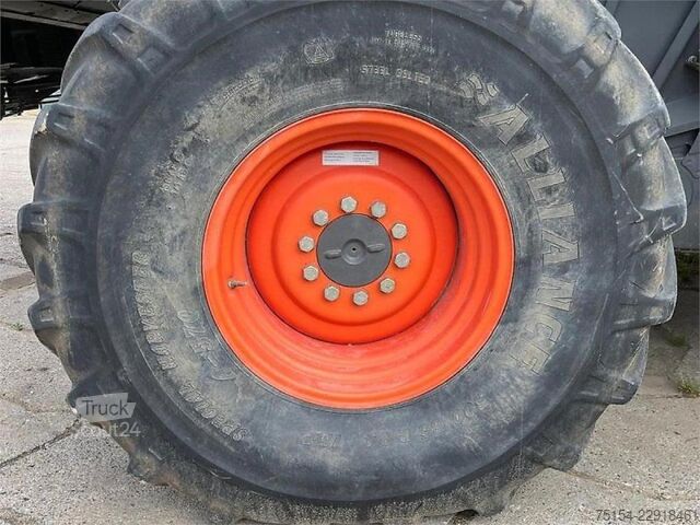 θεριζοαλωνιστική μηχανή CLAAS Lexion 600 TT