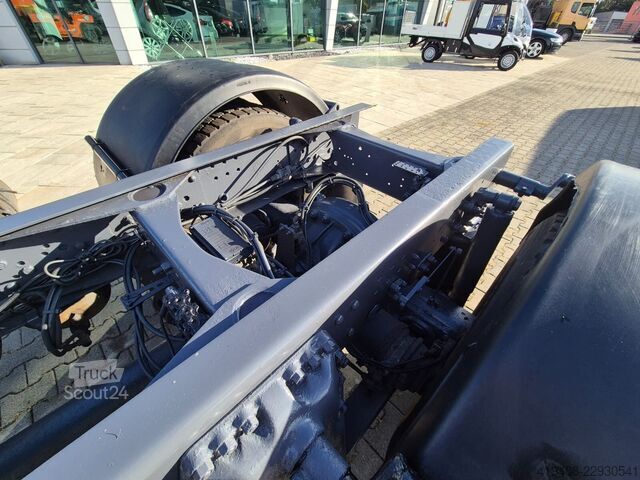 Šasija sa taksijem Scania P280 4x2 DB - FRAME - PTO