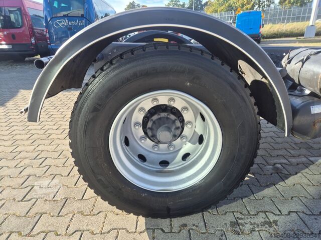 Šasija sa taksijem Scania P280 4x2 DB - FRAME - PTO