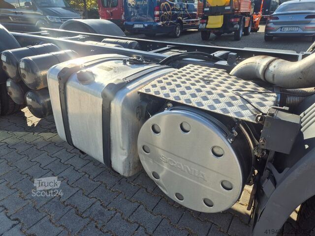 Šasija sa taksijem Scania P280 4x2 DB - FRAME - PTO