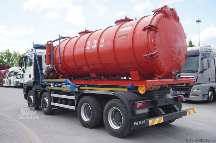 Autocisterna per liquami MAN TGS 35.400 8x4 E5 / HYVA HOOK LIFT 32.56