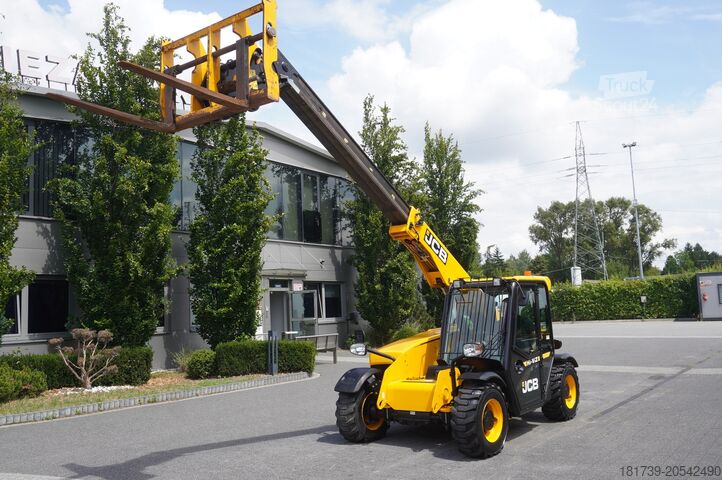 телескопични товарачи JCB 525-60T5 / 2022 / 860 MTH! / joystick