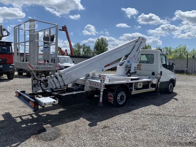 Transporter mit Koffer Iveco Daily Multitel MT222 - 22m, 200kg