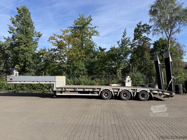 Žemagrindė puspriekabė Humbaur HTS30  3 Achs Satteltieflader, wenig benutzt