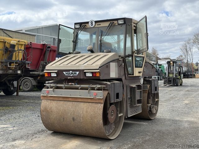 مدحلة أسطوانة واحدة HAMM DV 08 Super Walze 12 Ton *Vibrator *Streuer