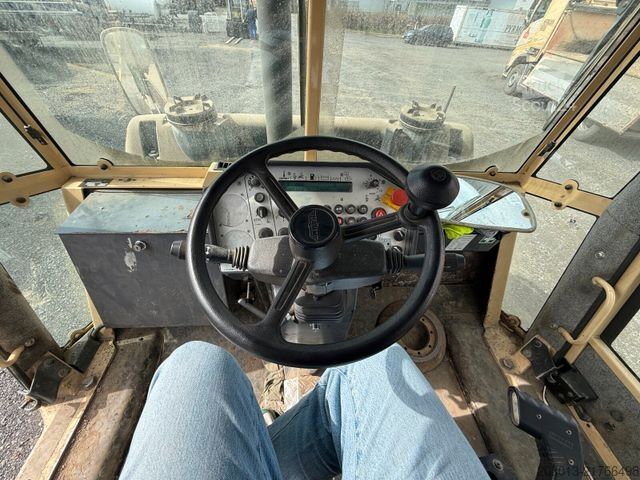 مدحلة أسطوانة واحدة HAMM DV 08 Super Walze 12 Ton *Vibrator *Streuer