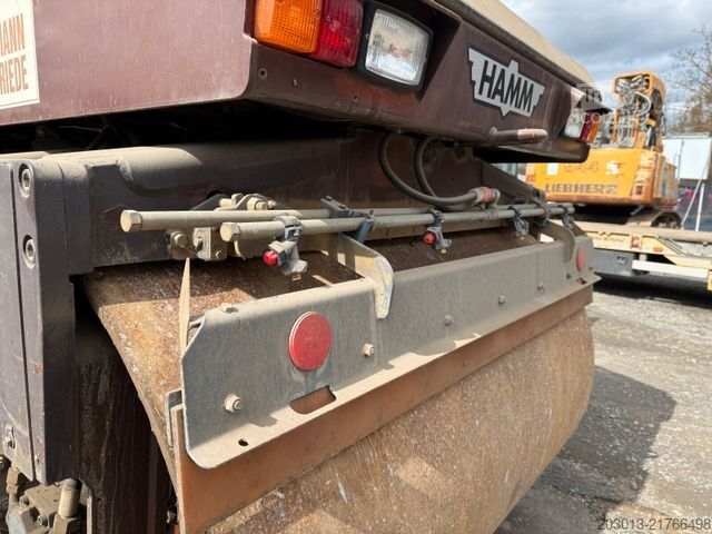 مدحلة أسطوانة واحدة HAMM DV 08 Super Walze 12 Ton *Vibrator *Streuer