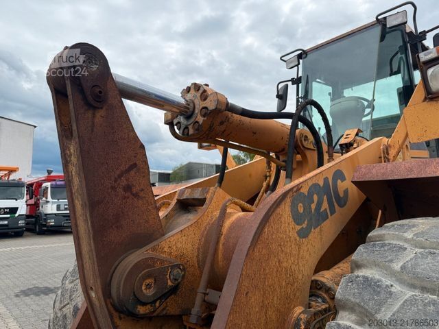Погрузчик с колёсным шасси Case CASE 921C Radlader 25,5 Ton *Schaufel 4.1 m³