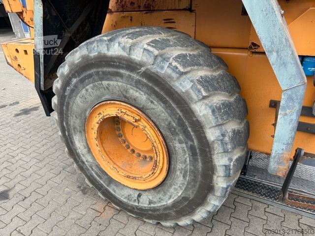 Погрузчик с колёсным шасси Case CASE 921C Radlader 25,5 Ton *Schaufel 4.1 m³