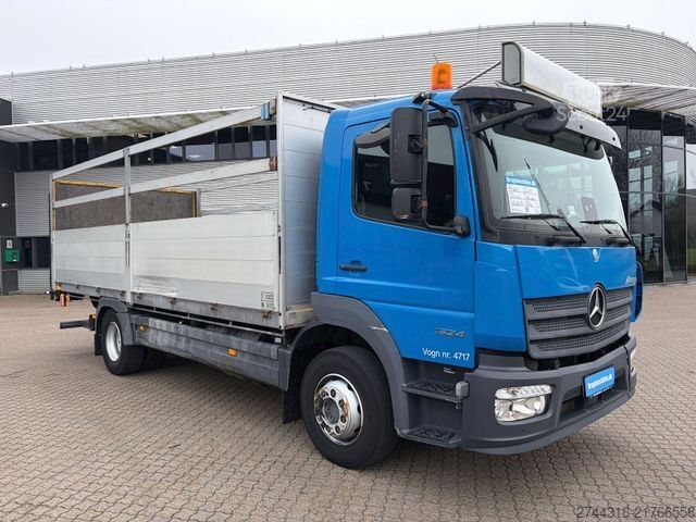 Planbil med presenning MERCEDES-BENZ Atego 1524 L