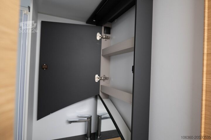 ADRIA CORAL XL AXESS 600 DP - SPEED EDITION MANSARDATO GEBRAUCHT ADRIA CORAL XL AXESS 600 DP - SPEED EDITION