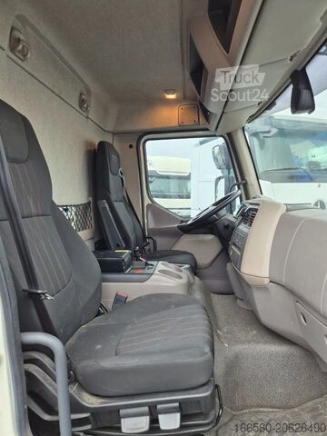 Closed bin DAF LF 230 FA