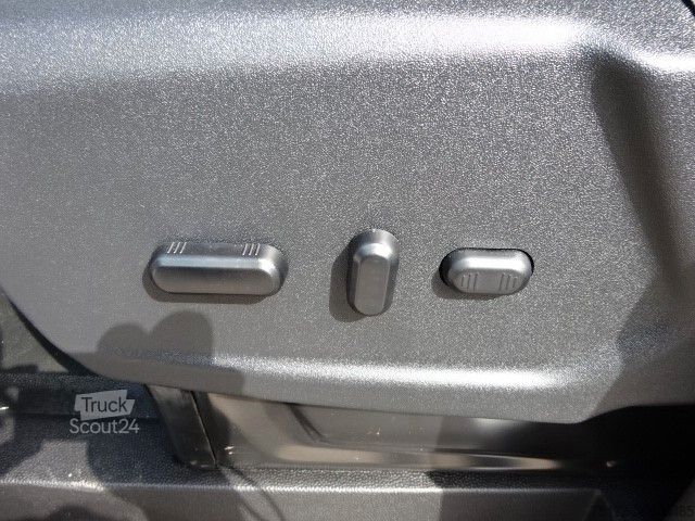 Minibusz FORD Transit Kombi 350 L2H2 Trend Autom. BiXenon ACC