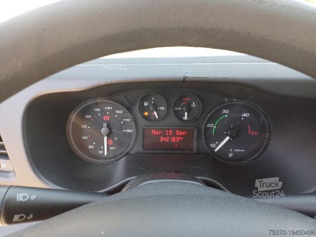 Fourgon isotherme frigorifique IVECO DAILY 35S13