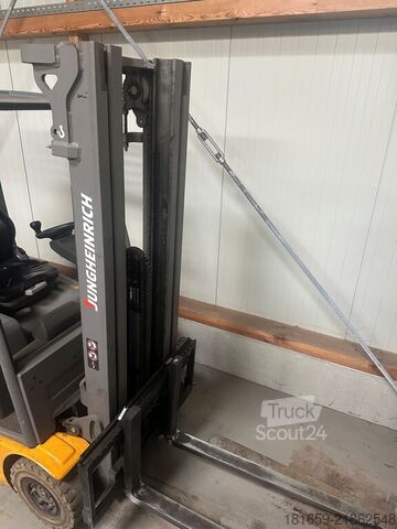 Carretilla elevadora frontal JUNGHEINRICH EFG 216 K