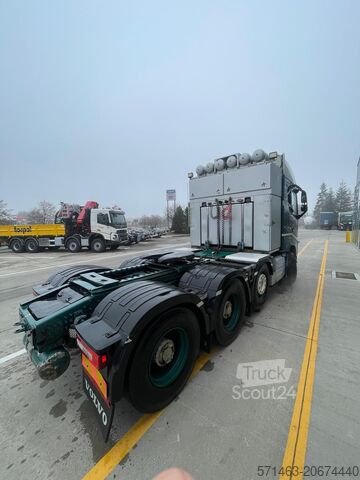 Standart traktör üni̇tesi̇ Volvo FH16 750 8x4 PUSHER