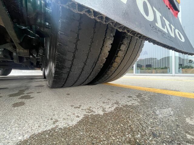 Standart traktör üni̇tesi̇ Volvo FH16 750 8x4 PUSHER