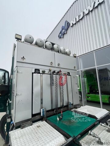 Standart traktör üni̇tesi̇ Volvo FH16 750 8x4 PUSHER