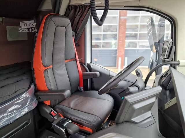 Велике навантаження Volvo FH 16.780 8x4*4 Globetrotter XL - 235T GCW - Ne...