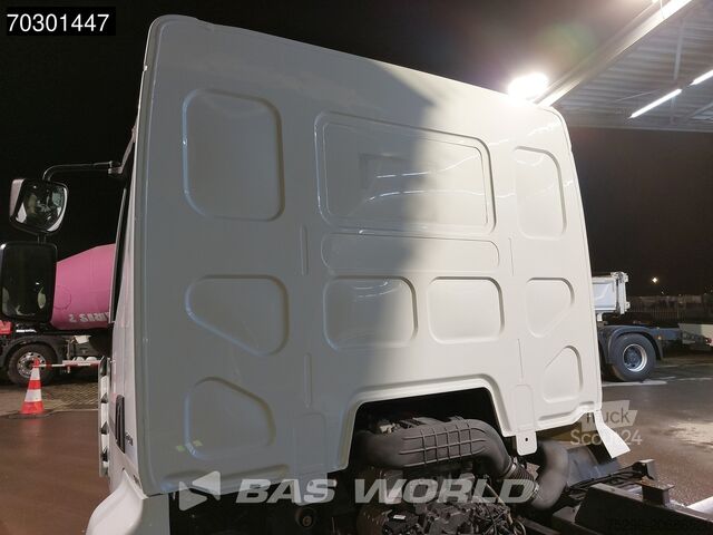 3-way tipper Renault Midlum 220 4X2 3-way tipper Manual Steel suspen...