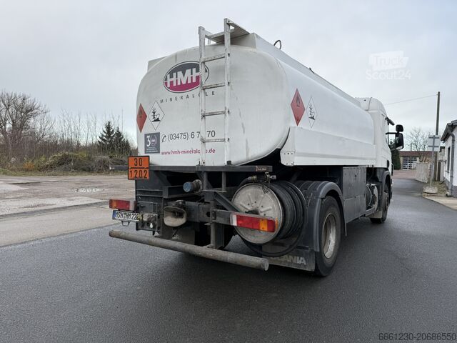 Truck with tank body SCANIA P380 Tankwagen Senning Obenbefüllung