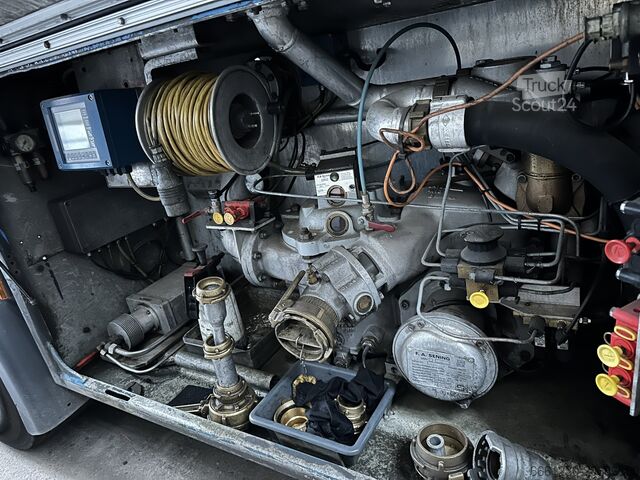 Truck with tank body SCANIA P380 Tankwagen Senning Obenbefüllung