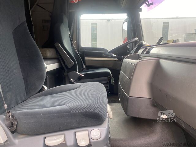 Standardni tegljač MAN Sattelzugmaschine