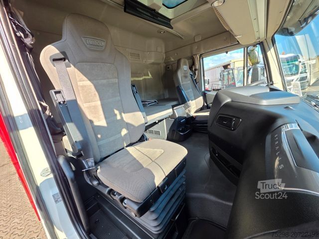 Samochód do przewozu napojów IVECO Stralis 420 / Ladebordwand / Lenkachse /Liftache