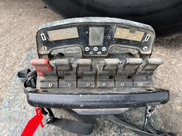 Φορτηγό γερανού Mercedes-Benz AROCS 3240 8x4 TRIDEM + CRANE HIAB 166 E-5 HIPR...