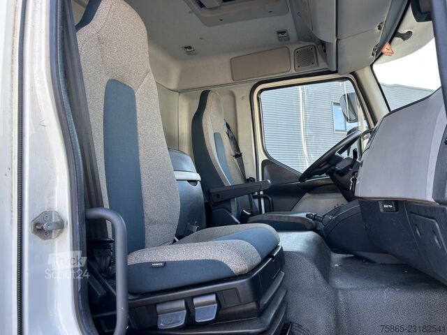  Volvo FL 210 / 12 Ton / 611 dkm / Box / Loadlift / AP...