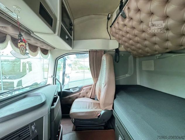 Standard nyergesvontató VOLVO FH GLOBETROTTER 6X2 701.000 KM SUPER CONDITION N