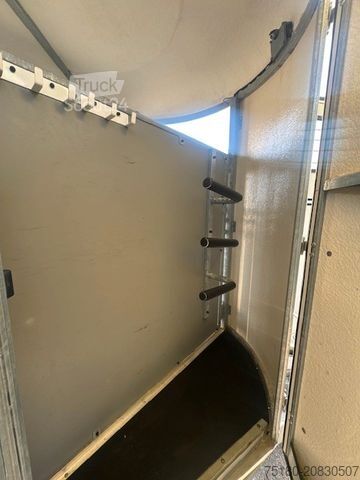 Prikolica za prevoz konj Fautras Oblic +3 Pferdeanhänger Frontausstieg