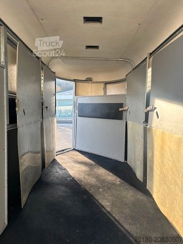 Prikolica za prevoz konj Fautras Oblic +3 Pferdeanhänger Frontausstieg