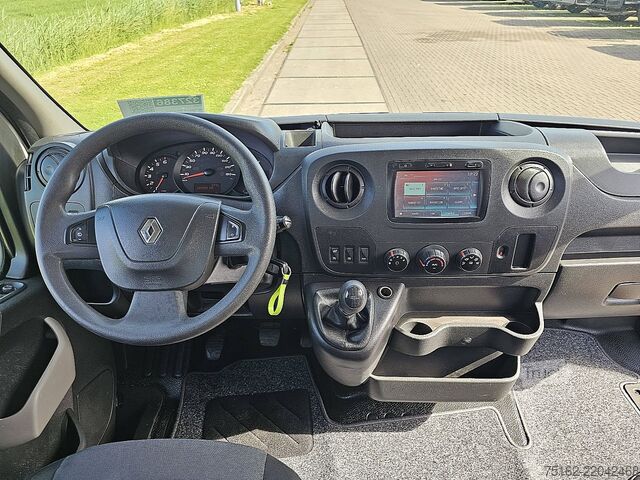 Платформенный грузовик с краном RENAULT MASTER T35 HIAB T-CLX13 EURO6