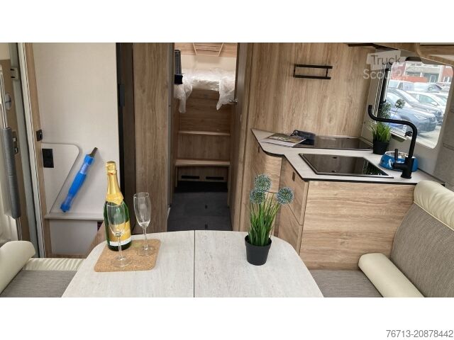 Półzintegrowany kamper PROFILA RS 720 EF 180PS+MARKISE+LITHIUM+4,4t EF 180PS+MARKISE+LITHIUM+4,4t