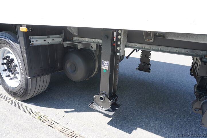 Ciężarówka chłodnia Volvo FH 440 E5 6×2 Schmitz Refrigerator – pas