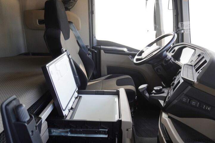 Chłodnia MAN TGX 26.470 6x2 / 80 tho. km!! / 2023