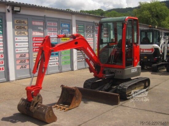 Minikoparka Volvo ECR 25 D