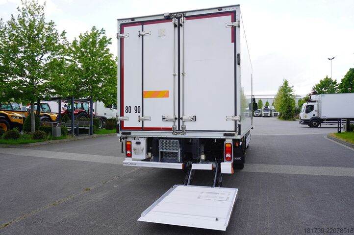 Bitemperatur-Kühlfahrzeug Renault D210 12T / Bitemperature Refrigerator