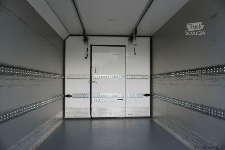Bitemperatur-Kühlfahrzeug Renault D210 12T / Bitemperature Refrigerator