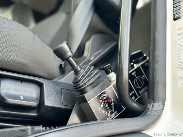 Outro MAN TGS 28.440 6x4-4/3-Seiten- Kipper / Hiab 138-3